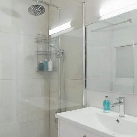 Modern 2br - Heart Of *